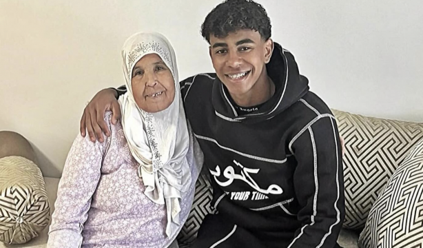 La emotiva relación entre Lamine Yamal y su abuela Fátima, su gran apoyo