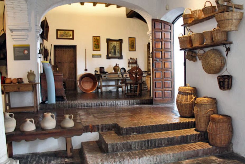 Museo Fundación Unicaja de Artes y Costumbres Populares . 