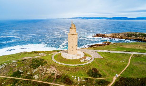Actividades gratuitas para personas mayores en A Coruña (Bigstock)