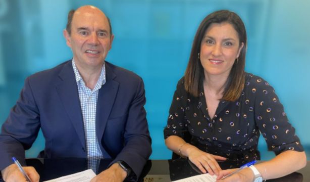 Supercuidadores y AESTE se unen para fortalecer el cuidado de mayores y dependientes