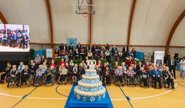 Récord mundial en una reunión de 70 centenarios: juntos suman más de 7.000 años