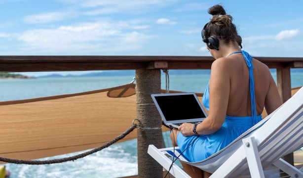 Las empresas que llamen a sus trabajadores en vacaciones pueden ser multadas con hasta 7.500 euros