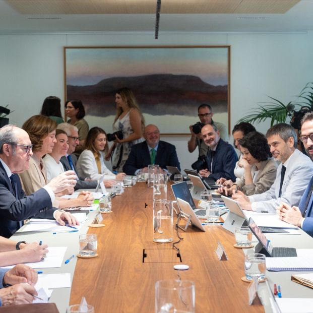 EuropaPress 6089472 ministro economia comercio empresa carlos cuerpo 2d defensor pueblo angel