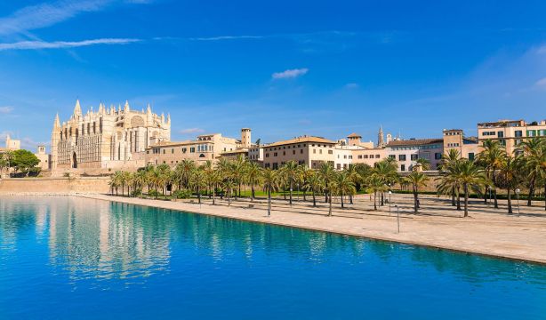 Black Friday en Mundosenior: disfruta de descuentos únicos para tu próximo viaje