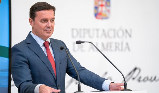 García Molina: "Todas nuestras políticas transversales se enfocan a mejorar la vida de los mayores"