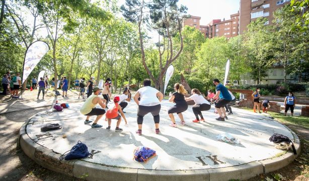 En qué consiste el programa de ejercicio al aire libre para mayores del Ayuntamiento de Madrid (Europa Press)