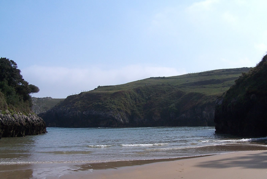 Las mejores playas del verano 2024 en España (Turismo de Cantabria)