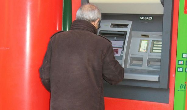 Cajeros automáticos poco amigables: el 25% de los sénior tiene problemas para utilizarlos