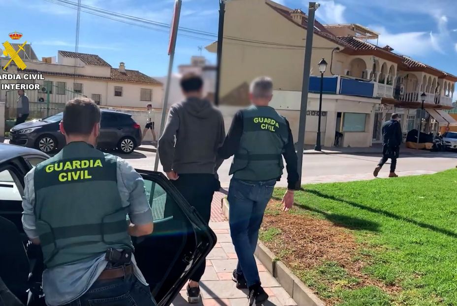 Ocho detenidos en Madrid por la estafa del ‘hijo en apuros’ Ocho detenidos en Madrid por la estafa del ‘hijo en apuros’