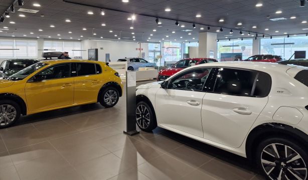 El precio de los coches nuevos se ha disparado casi un 40% en solo cinco años