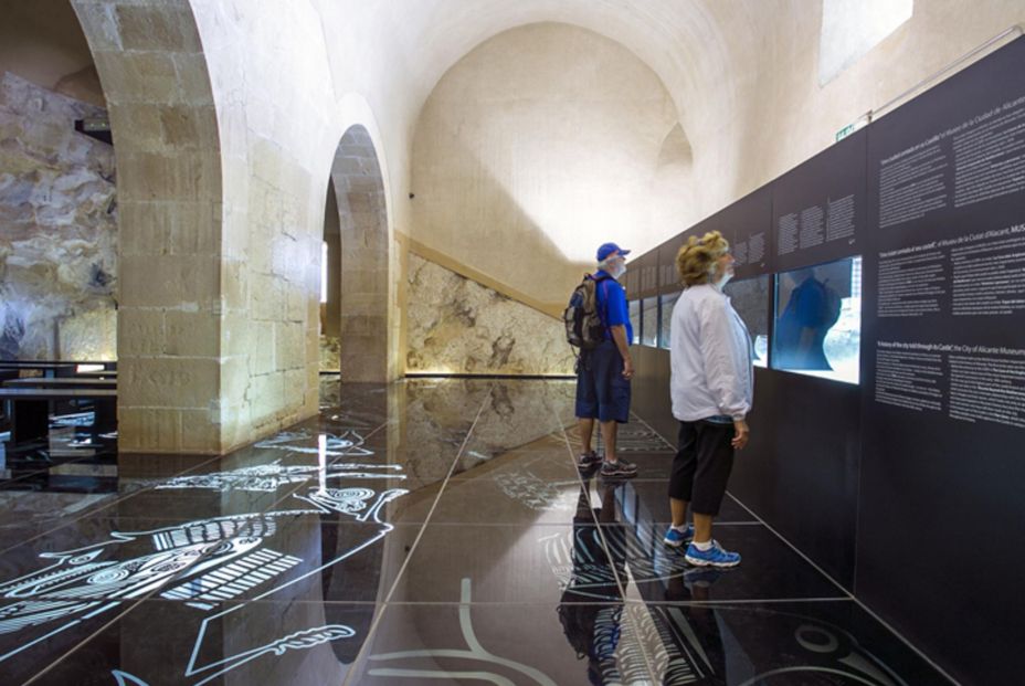 Muchos mayores recuperar actividades cuando sus hijos se van de casa Bigstock