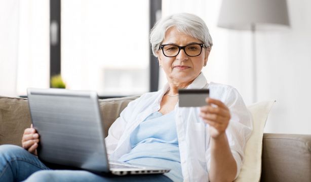 Las grandes ventajas de la digitalización bancaria en verano