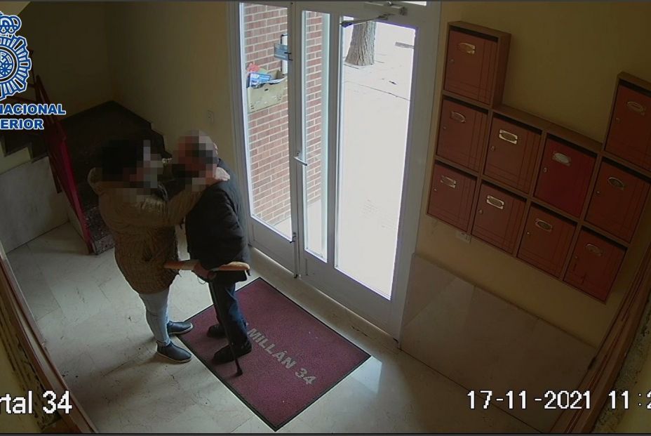 La Policía alerta sobre los 'hurtos amorosos' a personas mayores La Policía alerta sobre los 'hurtos amorosos' a personas mayores