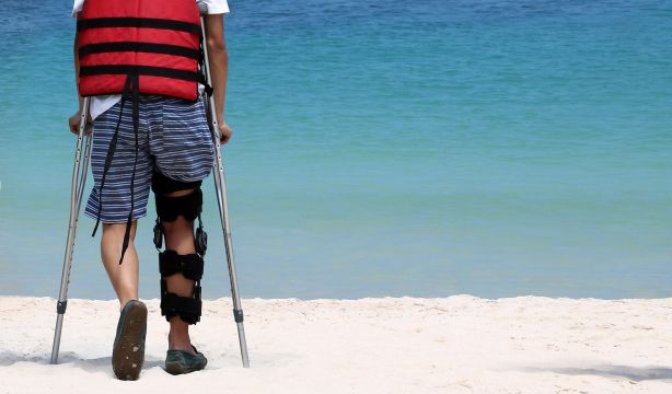 Evita la letra pequeña: qué debe vigilar un sénior al contratar su seguro de viaje en vacaciones. Foto: bigstock