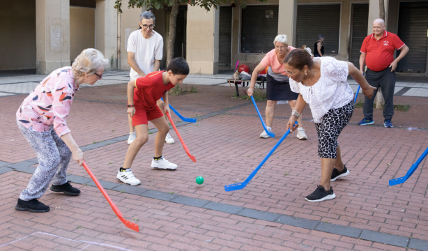 Pamplona acoge las primeras olimpiadas intergeneracionales dentro del programa 'En verano muévete'