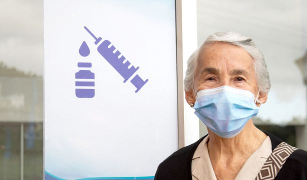 La campaña de vacunación 2024-2025 contra la gripe y la Covid-19 comenzará este mes