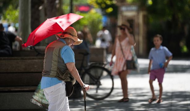 CEOMA crea una Comisión Internacional para combatir el impacto del calor extremo en mayores (Europa Press))