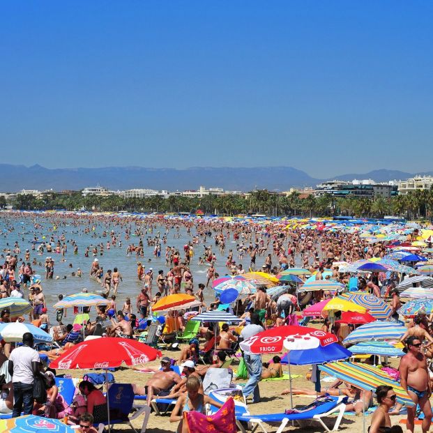 Estos son los destinos turísticos más saturados del verano en España (Bigstock) 