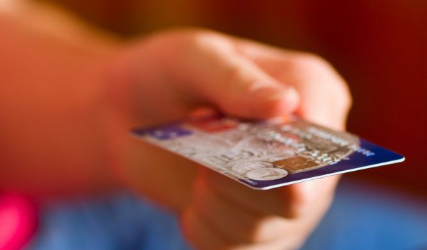 Tarjeta de crédito. ¿Cómo actuar ante un cargo indebido de la tarjeta?