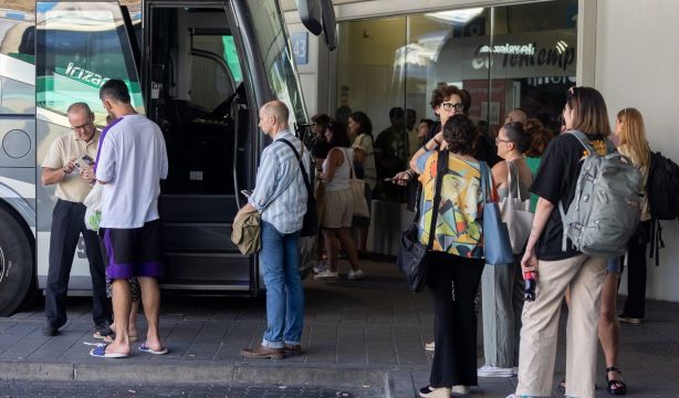 Transportes activa el nuevo servicio de autobús entre Madrid, Salamanca y Vigo