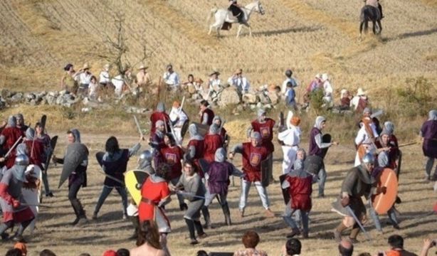 Atapuerca revive un año más la fratricida batalla entre los reyes de León y Navarra