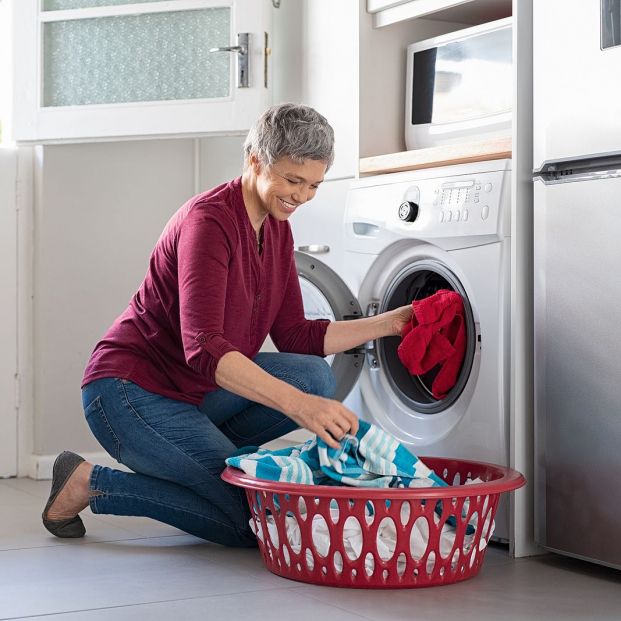 Sube el precio de la luz: estas son las horas más baratas para poner la lavadora
