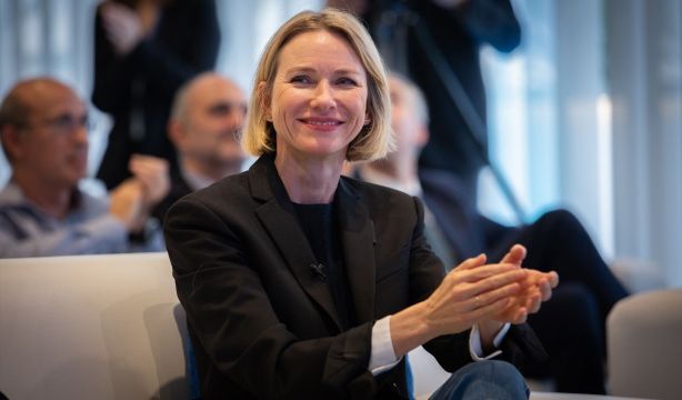 Naomi Watts publicará un libro sobre la menopausia: "Somos mayores, más sabias y no estamos solas"