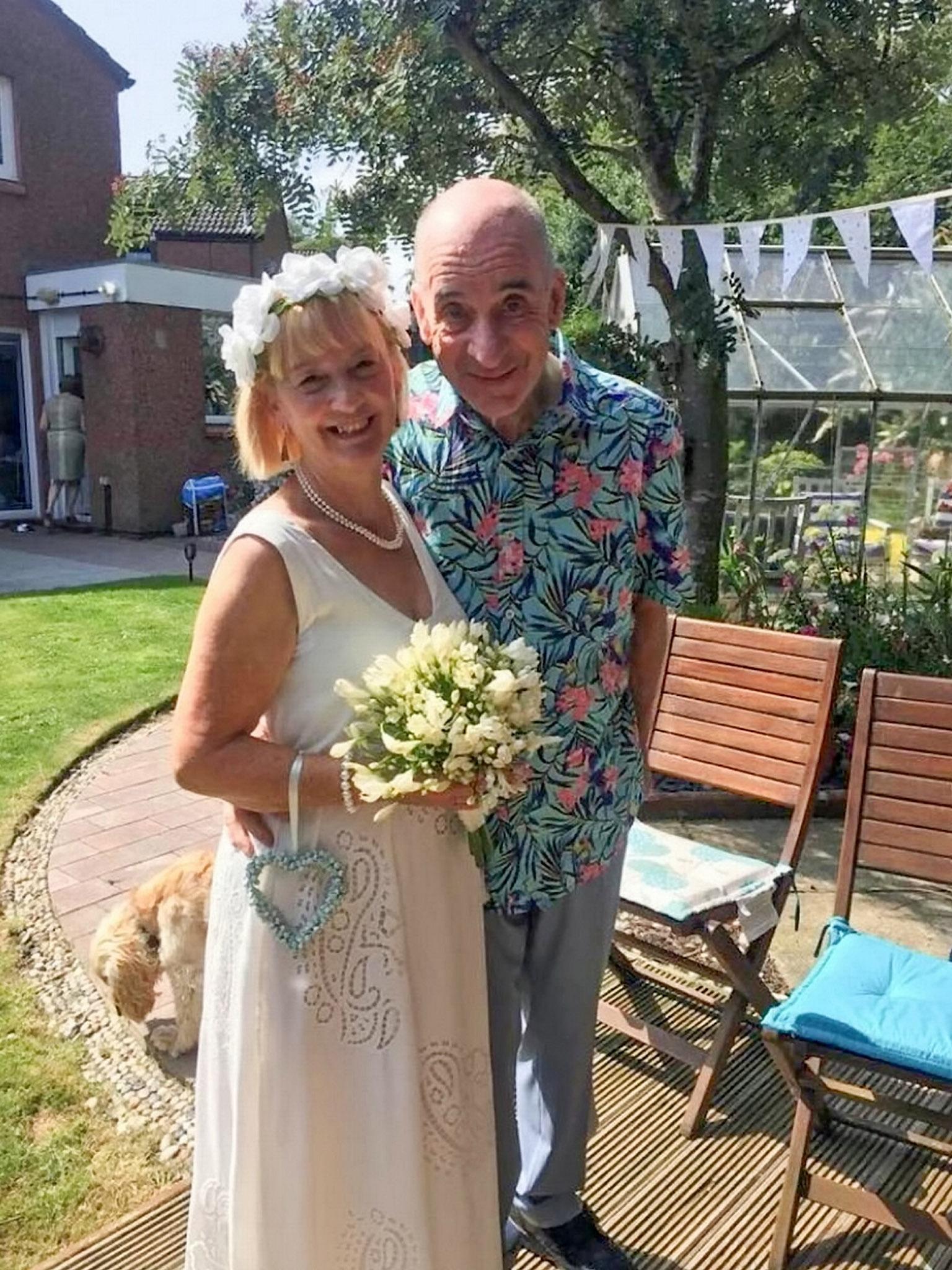 Un hombre con demencia se vuelve a casar con su esposa