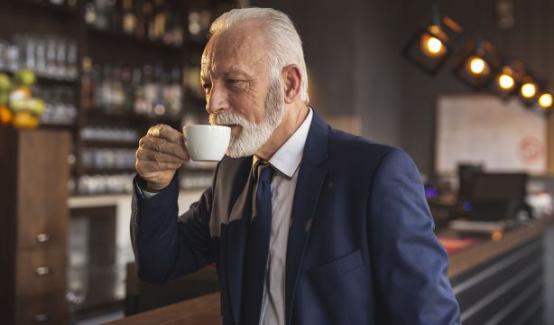 Cuidado con el café: el consumo crónico aumenta el riesgo de enfermedad cardiovascular