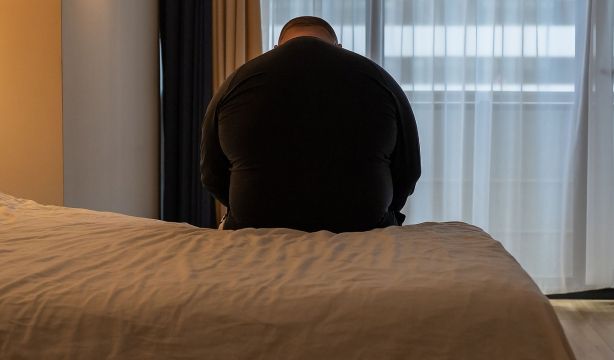 La razón del dolor de espalda en los mayores con obesidad