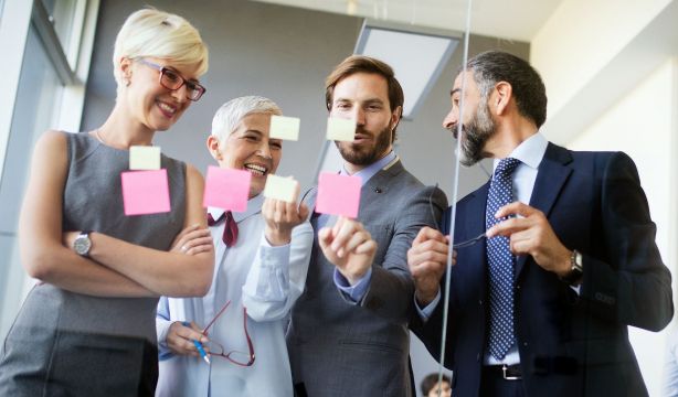 Los sénior aumentan su fuerza laboral y suponen ya el 45% del empleo, según Banco de España