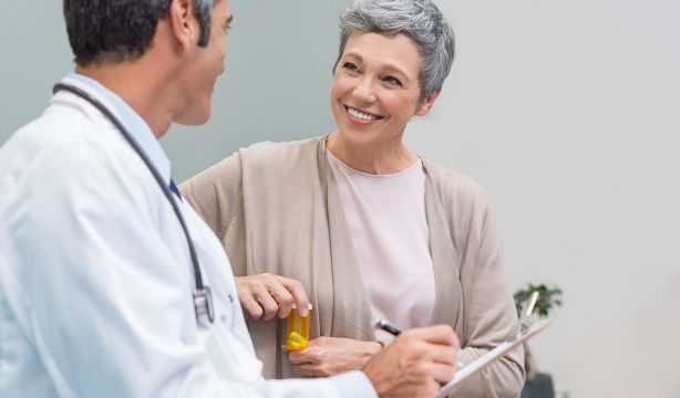 La terapia hormonal retarda el envejecimiento en mujeres posmenopáusicas