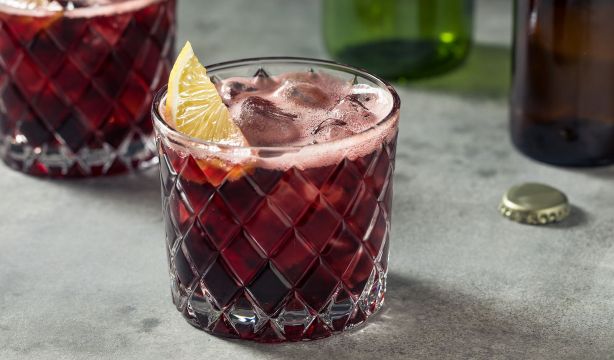 Alerta alimentaria: Sanidad pide no consumir varios lotes de un conocido tinto de verano