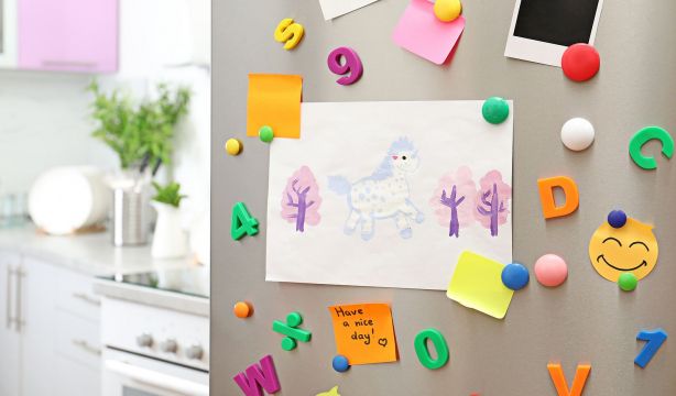 ¿Es verdad que los imanes en la nevera aumentan el consumo eléctrico?