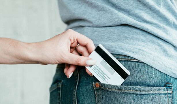 Esto es lo que tienes que hacer si te roban tu tarjeta bancaria