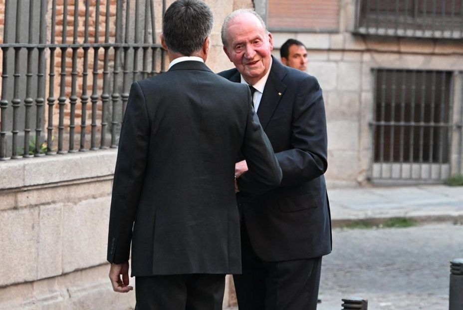 El Rey emérito crea una fundación con sus hijas en Abu Dhabi para poder transferirles su herencia El Rey emérito crea una fundación con sus hijas en Abu Dhabi para poder transferirles su herencia