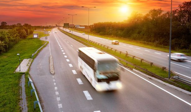 El país que ayudamos a construir ahora nos castiga y penaliza