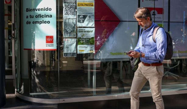 El SEPE ofrece puestos de trabajo con sueldos de 2.500 euros: conoce los requisitos