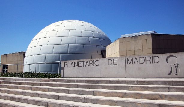 De Madrid a la Luna: Planetario organiza una observación gratuita con grandes telescopios 