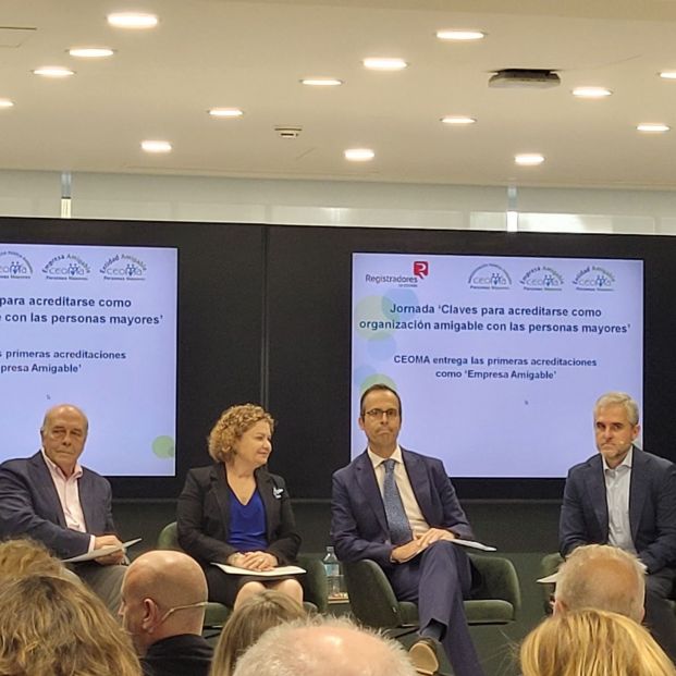 ceoma entrega acreditaciones empresas amigables mayores ceoma entrega acreditaciones empresas amigables mayores