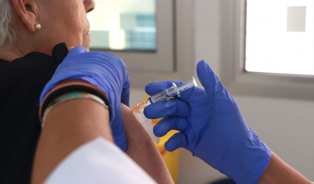 Cuándo empieza la campaña de vacunación de gripe y Covid 2024-2025 en Asturias