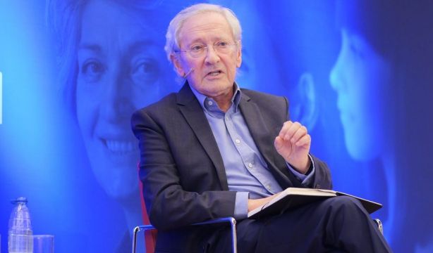 Fernando Ónega denuncia: "No hay un ministerio de mayores, pero sí de juventud"