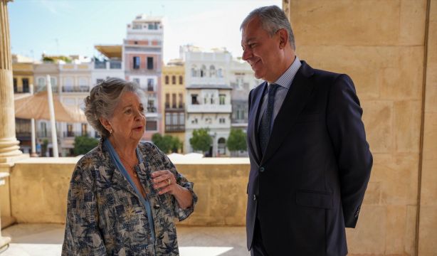 Sevilla reconoce a Guadalupe Fiñana, la 'abuela de dragones', por ser un ejemplo para los mayores