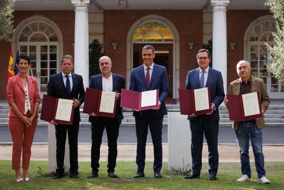 Sánchez y los agentes sociales firman el acuerdo de la jubilación a : "Mejorará la vida de la gente"