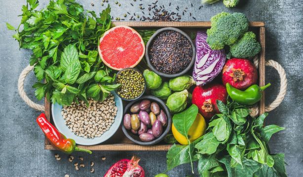 ¿Qué es la dieta MIND y cómo te ayuda a prevenir la demencia?