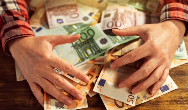 ¿En qué gastan el dinero los españoles a los que les ha tocado la lotería?