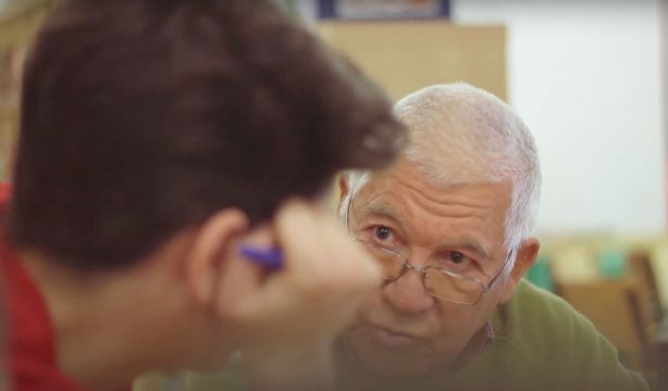 "Tenemos que cambiar la narrativa acerca del hecho de envejecer"