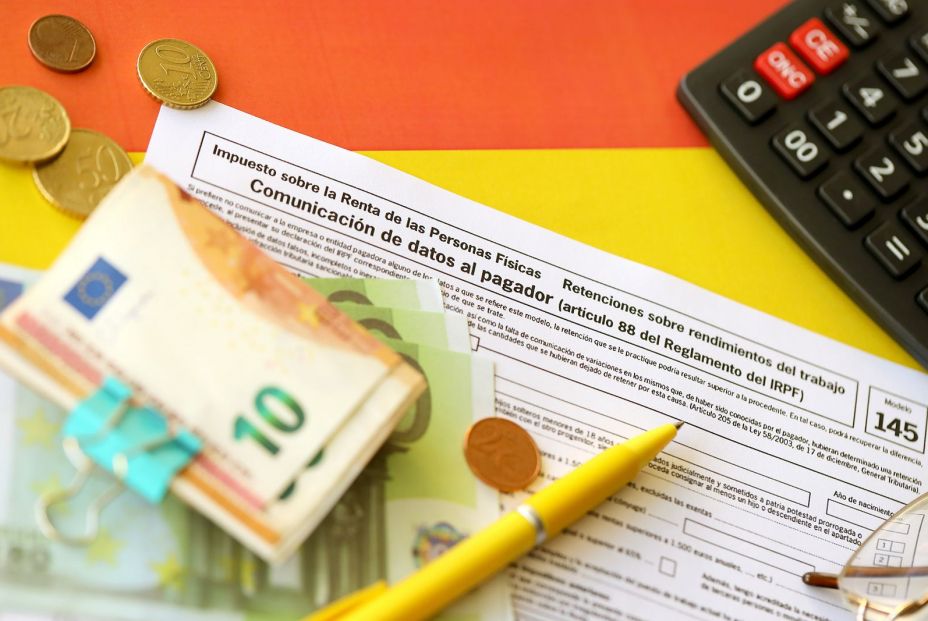 No, el Parlamento Europeo no ha acordado eliminar el IRPF de las pensiones en España: es un bulo No, el Parlamento Europeo no ha acordado eliminar el IRPF de las pensiones en España: es un bulo