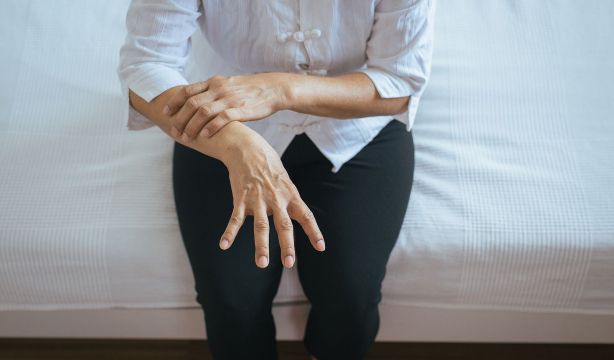 ¿Por qué algunos tratamientos para el párkinson afectan a la toma de decisiones?