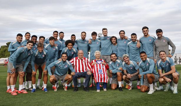 El homenaje del Atlético de Madrid a una pareja de aficionados: "Os presentamos a nuestros abuelos" (Redes Sociales)